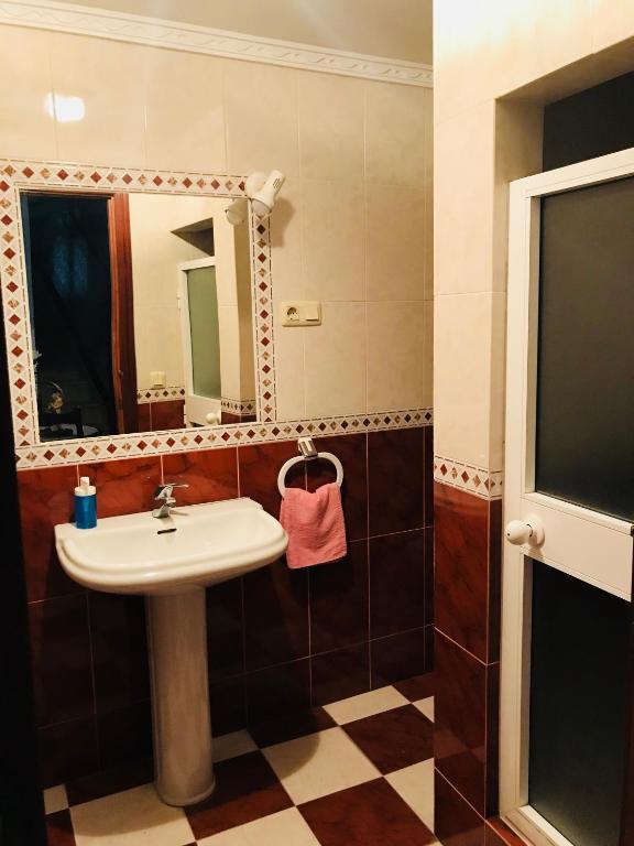 Un baño de Casa Rural Setenil