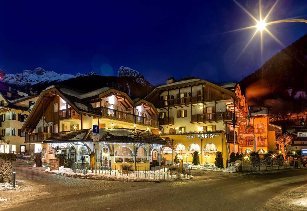 Nespecifikovaný výhled na hory nebo výhled na hory při pohledu z hotelu
