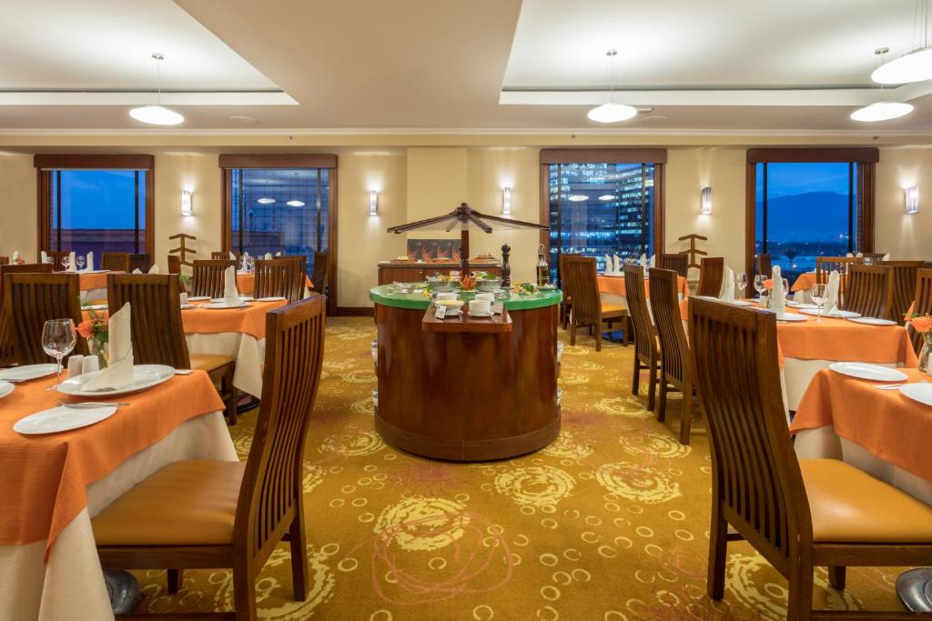 Posezení v ubytování GHL Hotel Capital