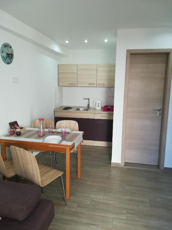 Kuchyň nebo kuchyňský kout v ubytování Apartments Vrime