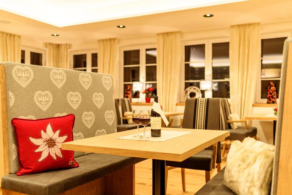 Posezení v ubytování "Haus Berktold" - Annehmlichkeiten von 4-Sterne Familien-und Wellnesshotel Viktoria können mitbenutzt werden