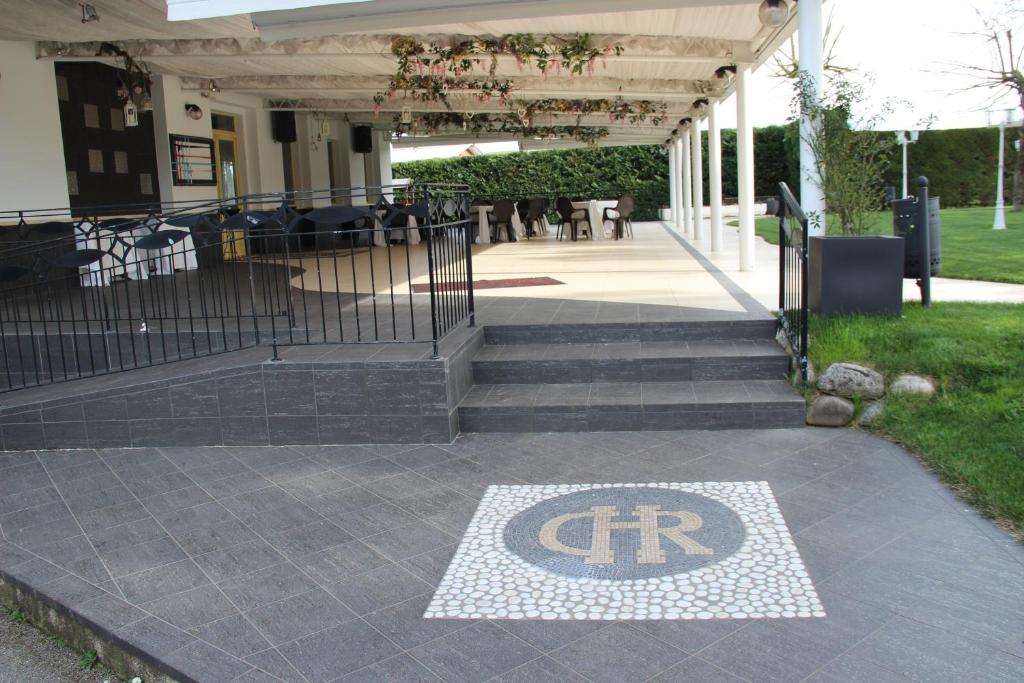 Zdjęcie z galerii obiektu Hotel Di Rocco w mieście Loreto Aprutino