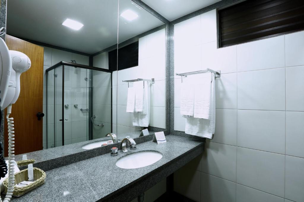  Crystal Plaza Hotel