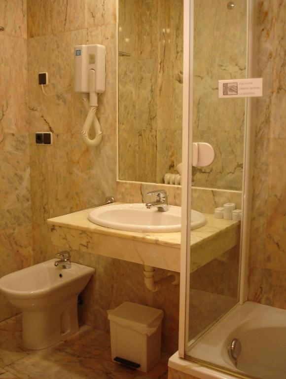 Kúpeľňa v ubytovaní Albergue Revolutum Hostel