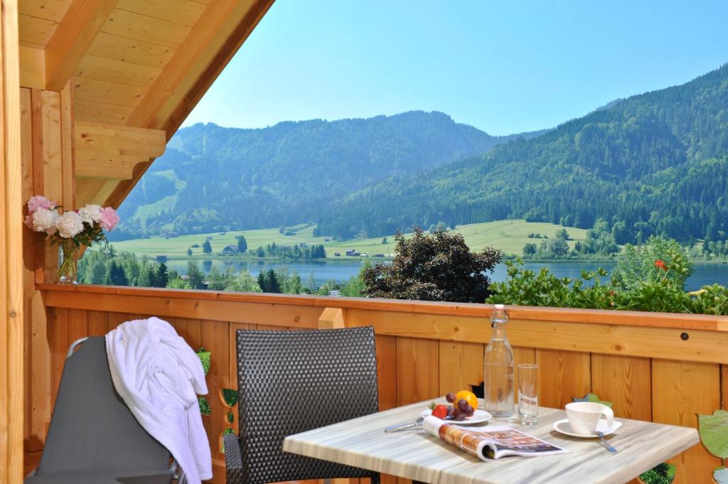 Fotografie z fotogalerie ubytování Hotel zum Weissensee v destinaci Weissensee
