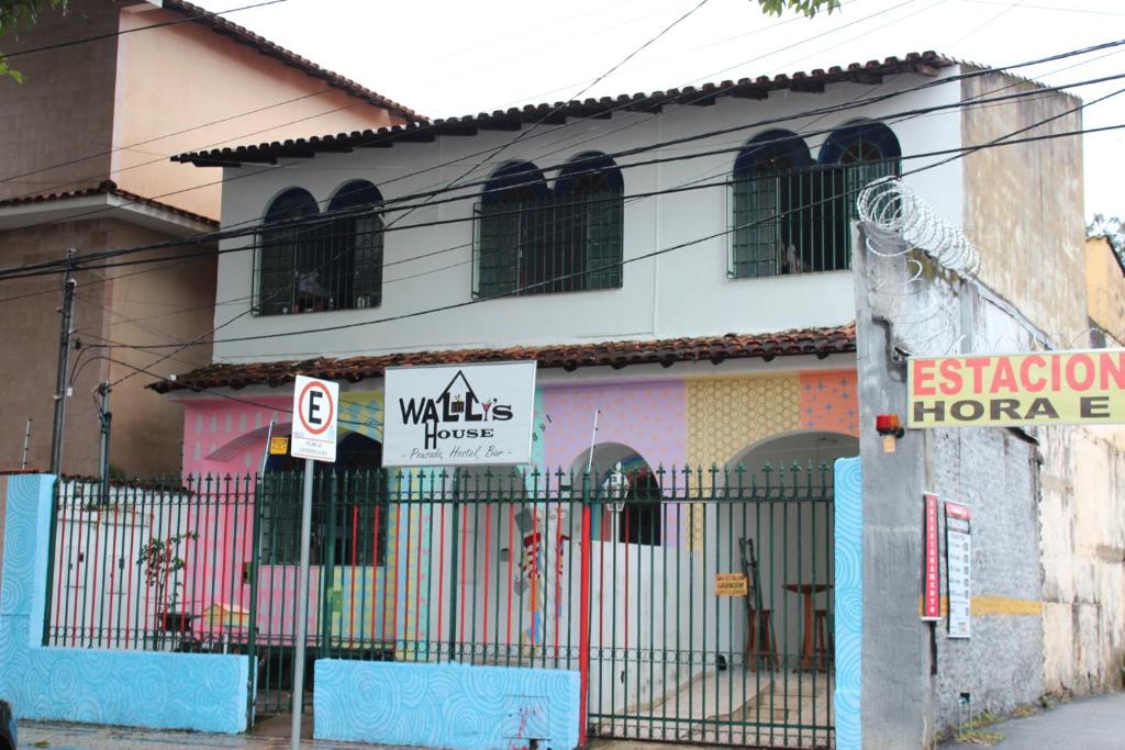 Wally's House Hostel