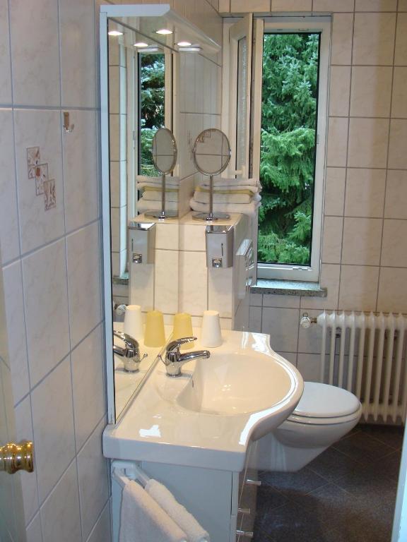 Koupelna v ubytování Naturkost-Hotel Harz