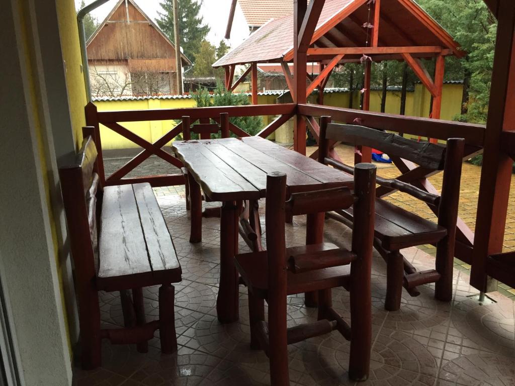 Balkón nebo terasa v ubytování Príma Vendégház