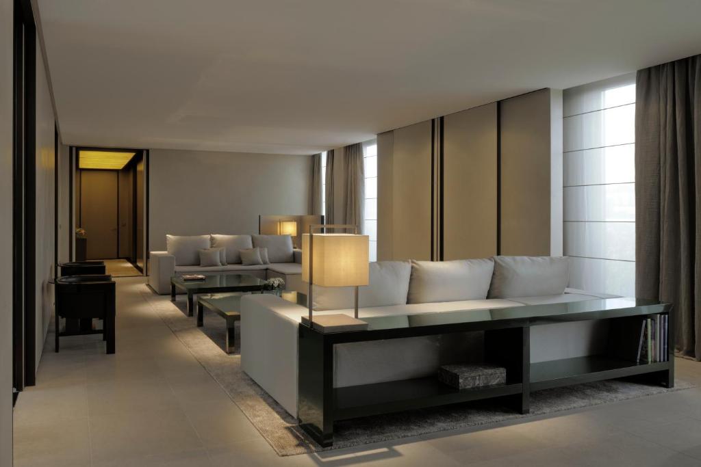 Posezení v ubytování Armani Hotel Milano