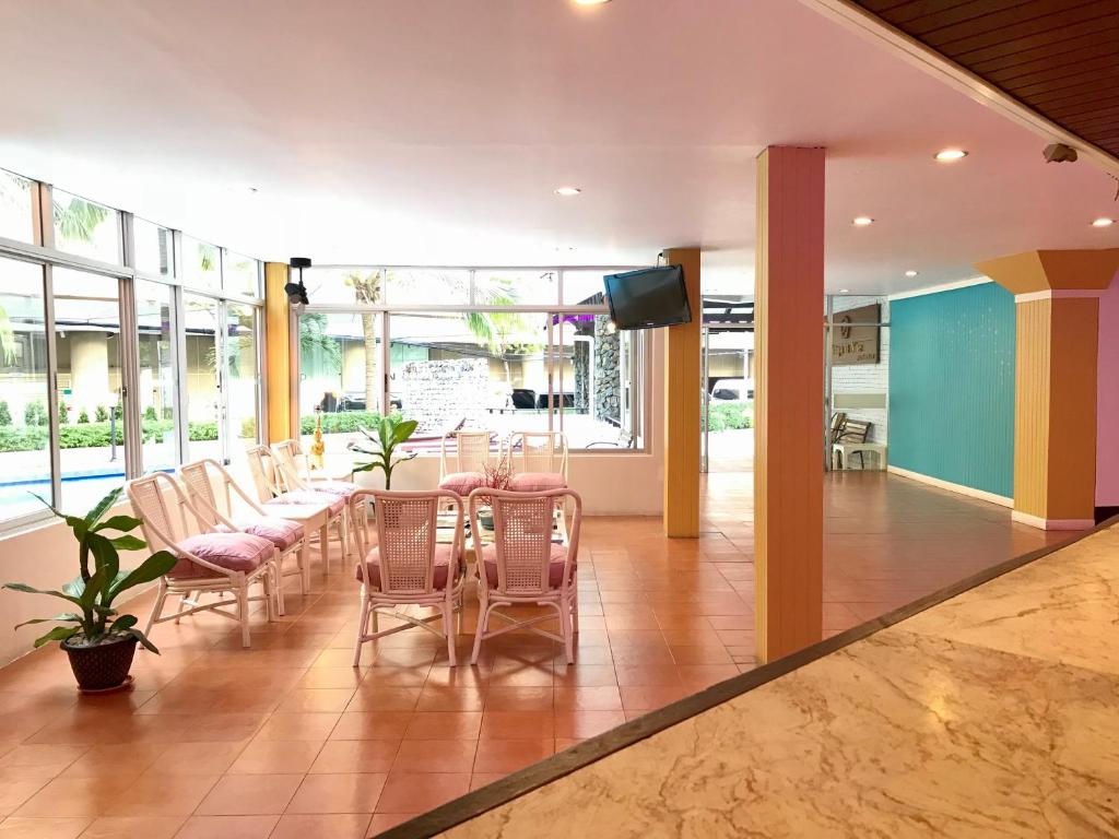 Pattaya At Nine - Resim 9