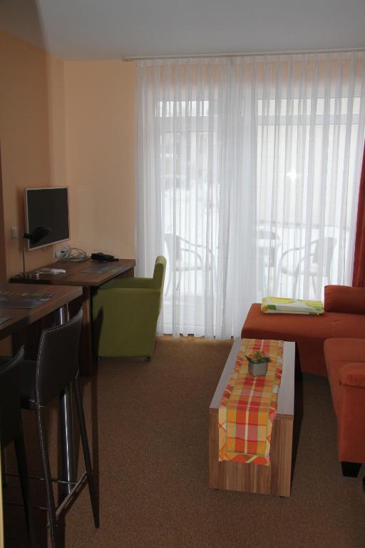 Atrium Garni - One-Bedroom Bungalow