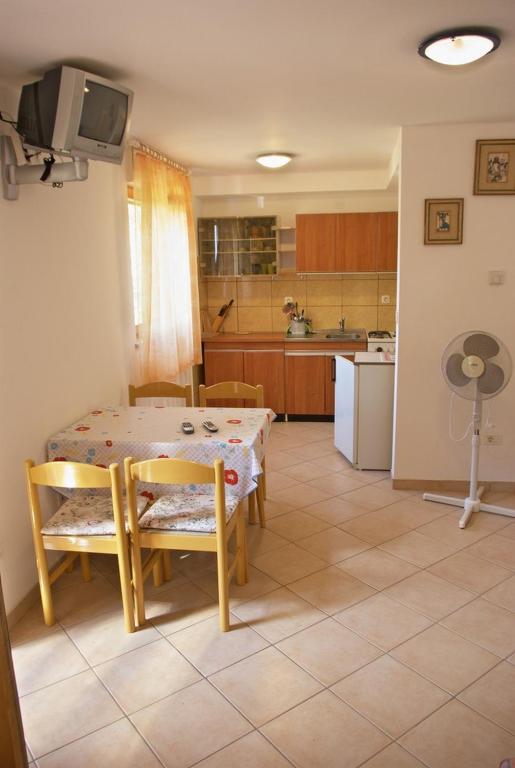 Apartments & Rooms BARBARA - 8