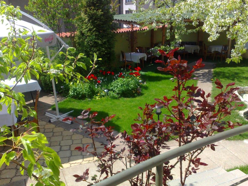 Zahrada ubytování Family Hotel Sonata