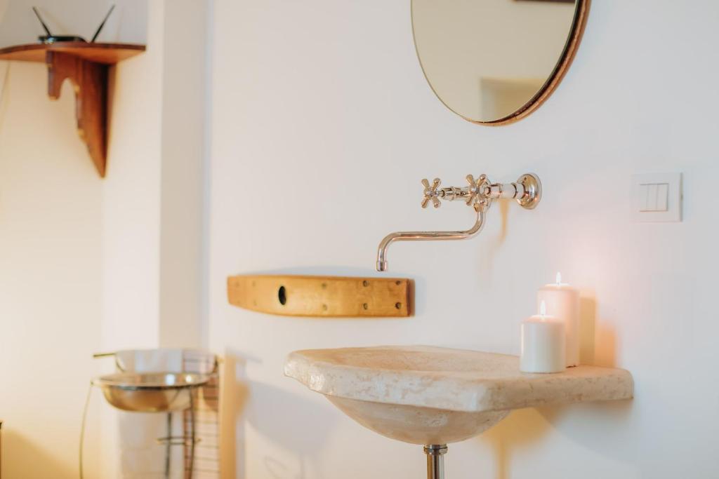 A bathroom at Masseria Ancella