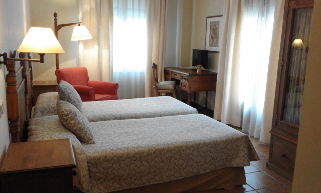 Hostal Rural Cumbres De Castilla - Twin Room With Terrace