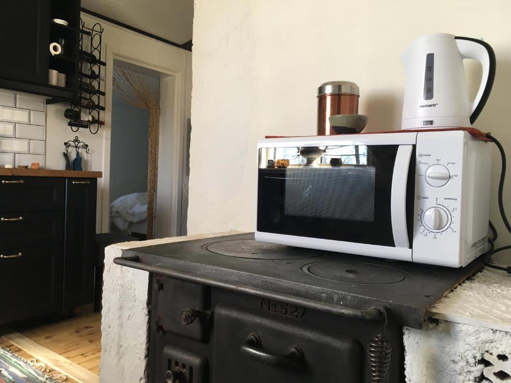 Kuchyň nebo kuchyňský kout v ubytování Tråvad Nybo Lilla huset