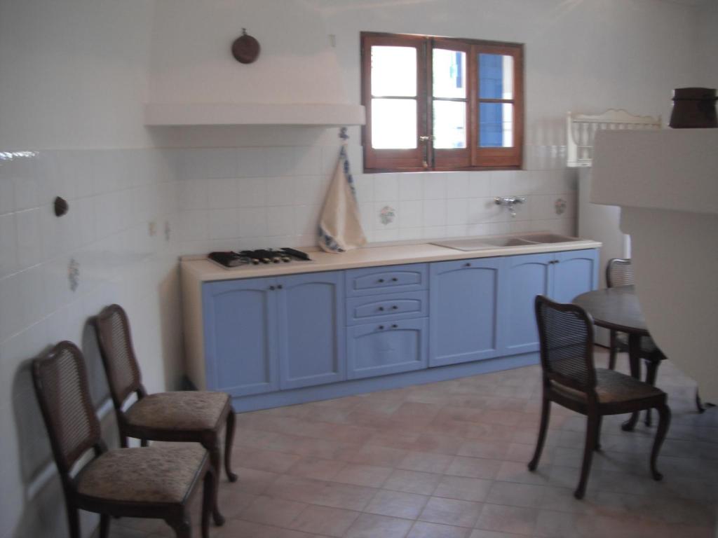A kitchen or kitchenette at Villa Trullo di Angela