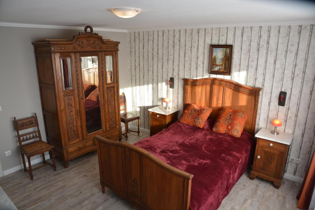 Sieben-Berge-Haus - Standard Double Room With Shared Bathroom