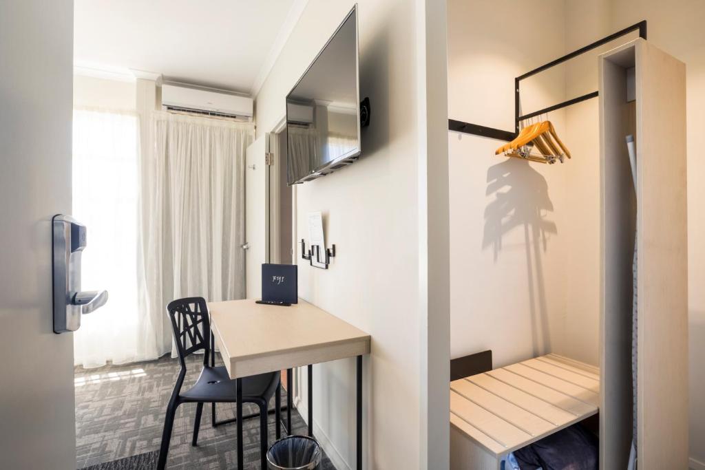 Nightcap at Finsbury Hotel - Resim 21