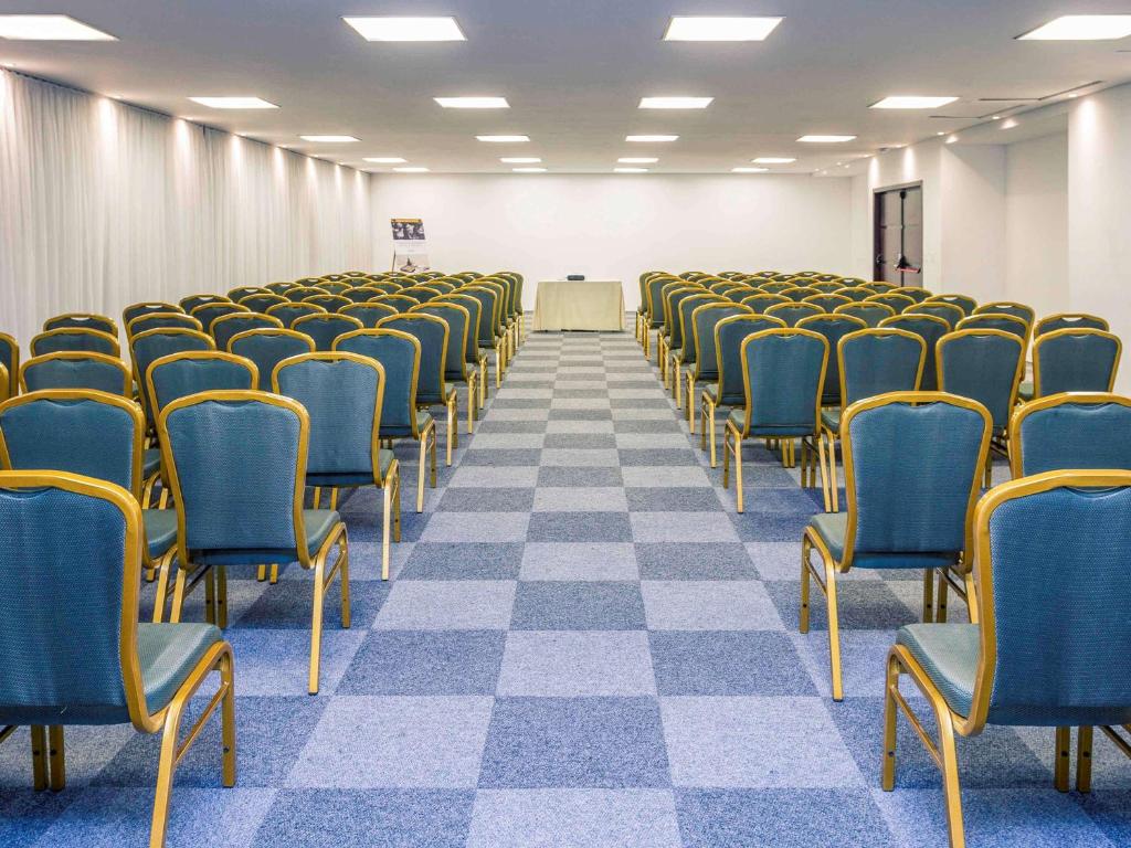  Mercure Santos