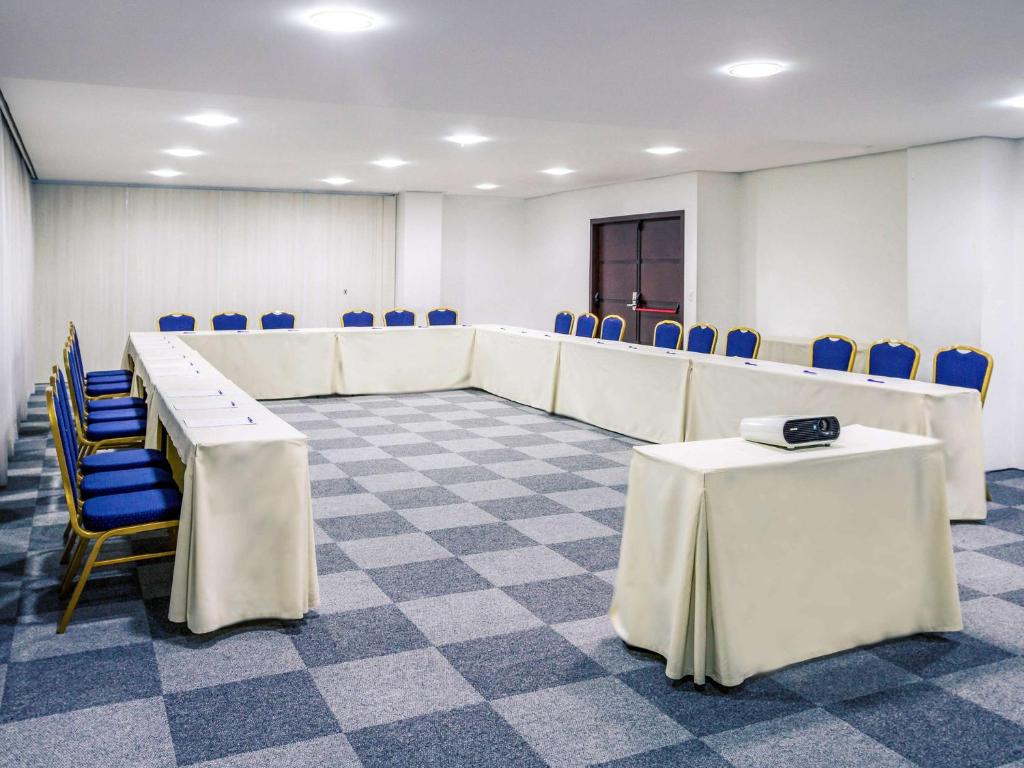  Mercure Santos