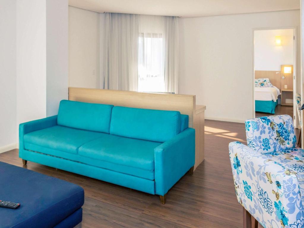  Mercure Santos