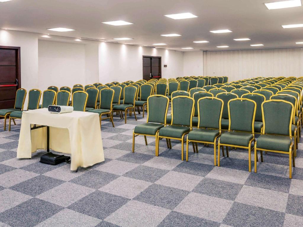  Mercure Santos