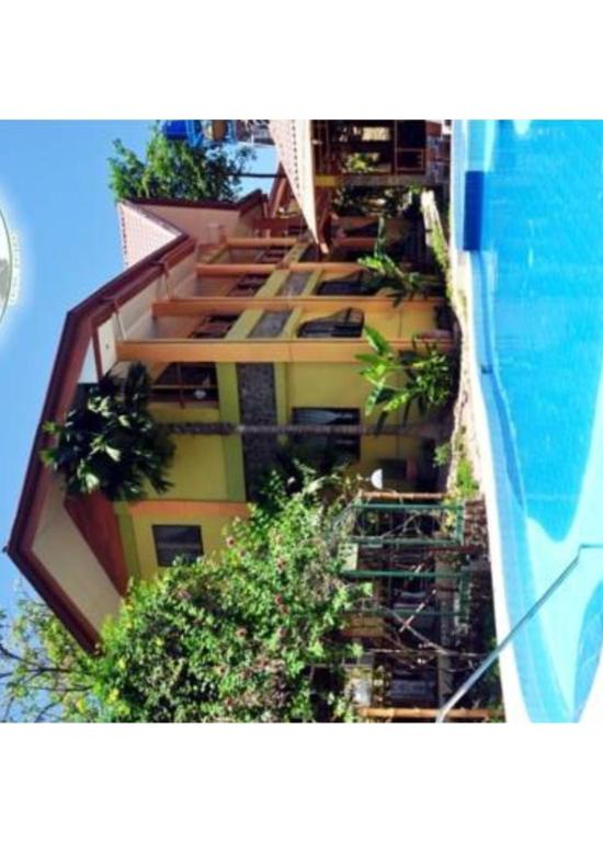 Bazén v ubytování Darayonan Lodge nebo v jeho okolí