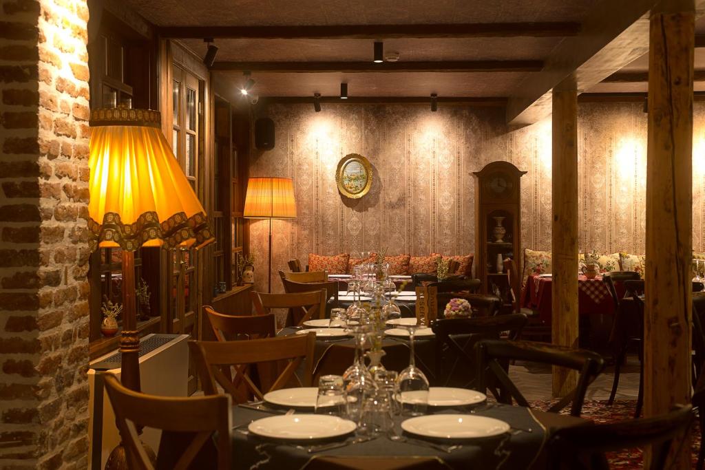 Uma área de estar em HANI I PAZARIT Boutique Hotel
