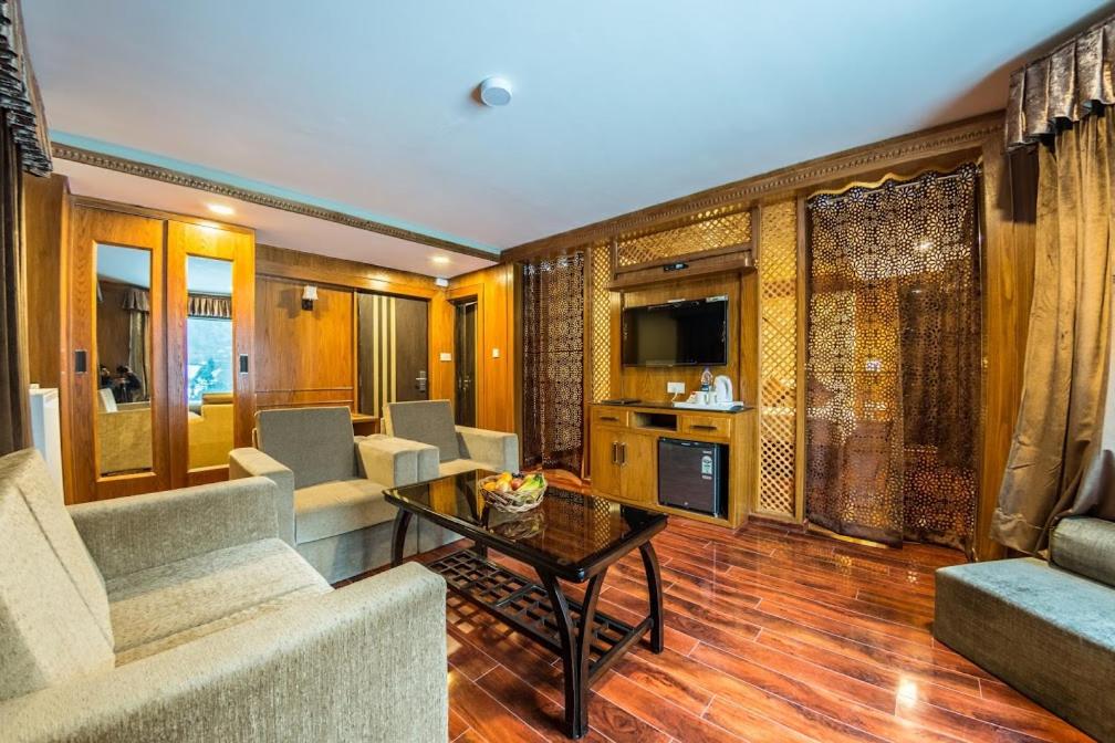 Royal Hillton Pahalgam - Rey Suite