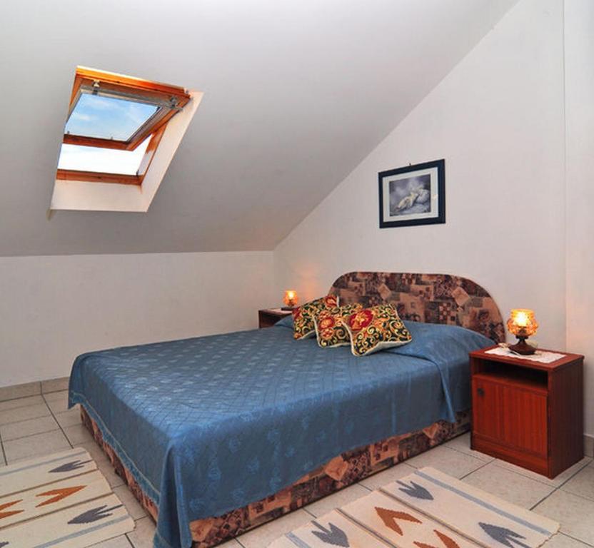 Apartments Jerina - Apartment With Balcony