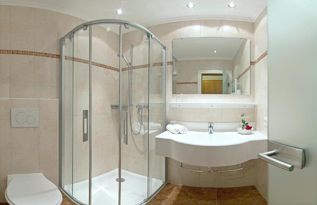Koupelna v ubytování Hotel Englhof