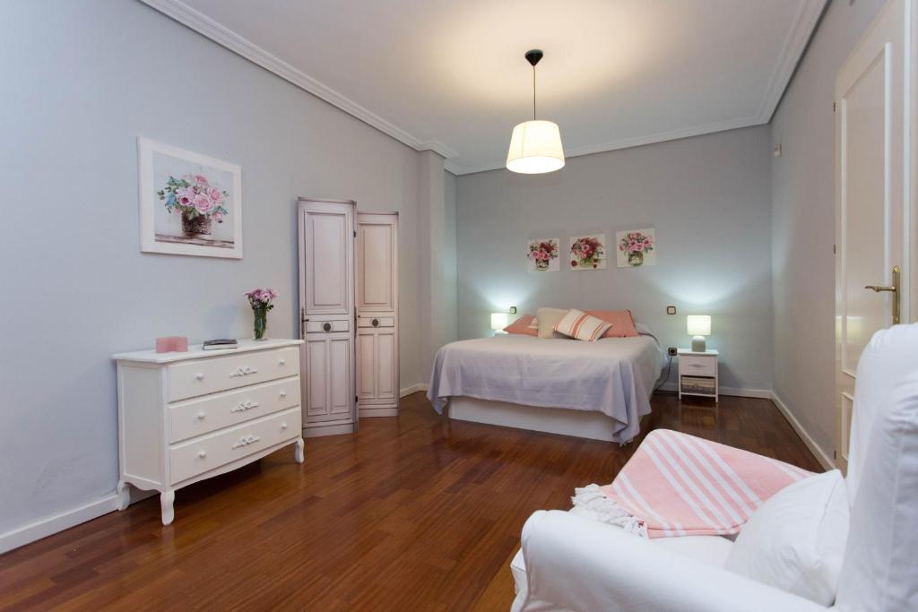 Posteľ alebo postele v izbe v ubytovaní SVQ Apartments - Patio Santa Cruz