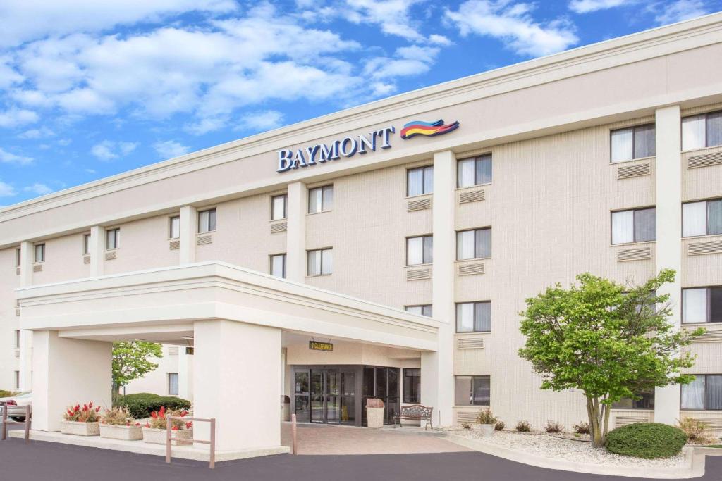 una representación de la parte delantera de un hotel en Baymont by Wyndham Janesville, en Janesville