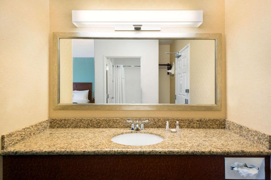 Baymont by Wyndham Denver International Airport photo