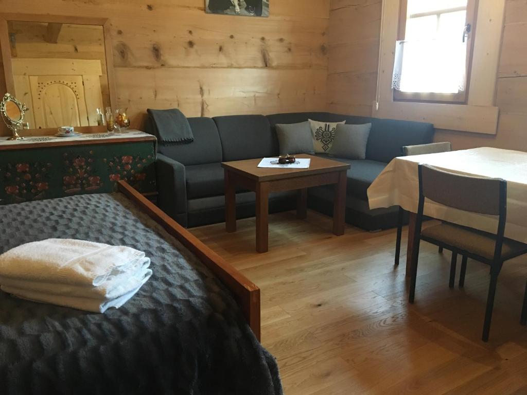 BoBak noclegi - Habitación Cuádruple Con Baño