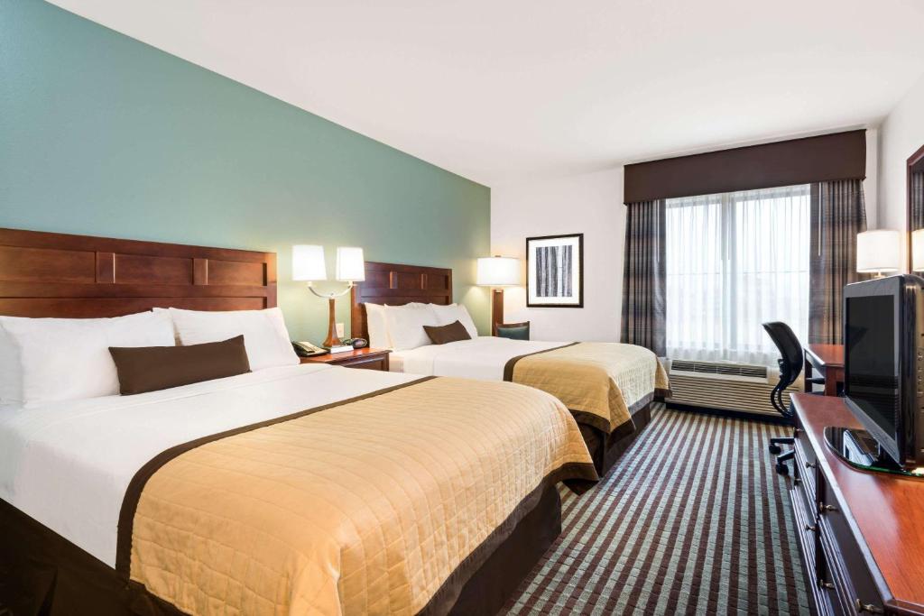 Baymont by Wyndham Denver International Airport photo