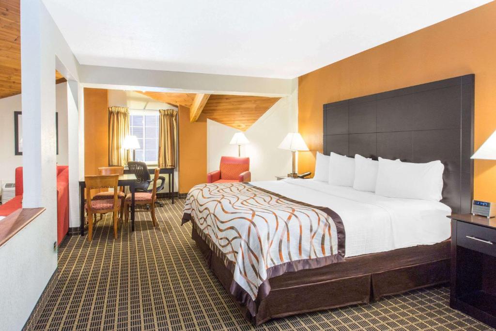 Baymont by Wyndham Muskegon - Suite Estudio Con Cama Extragrande - No Fumadores