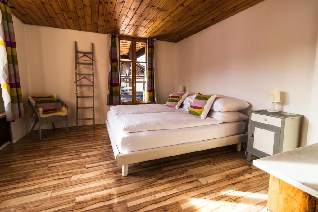 Postel nebo postele na pokoji v ubytování Ula's Holiday Apartments