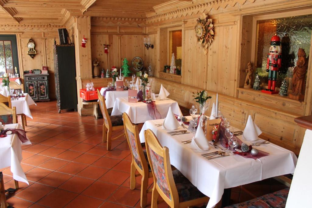 Restaurace v ubytování Hotel Salinensee