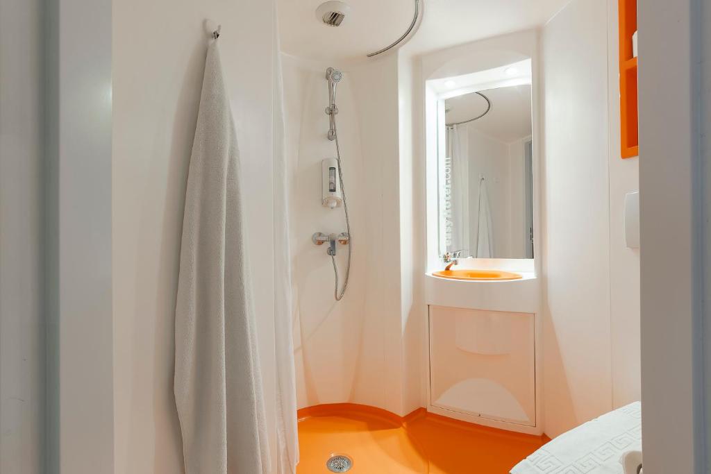 easyHotel Budapest Oktogon - Resim 14