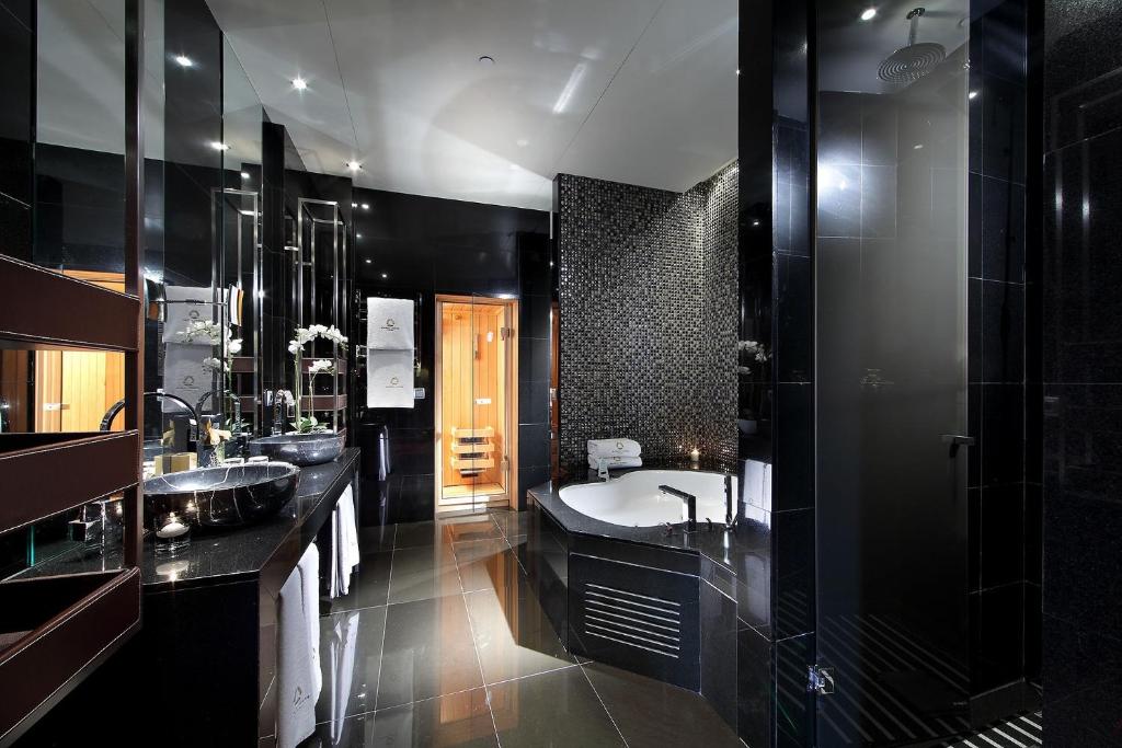 Eurostars Madrid Tower - Resim 25