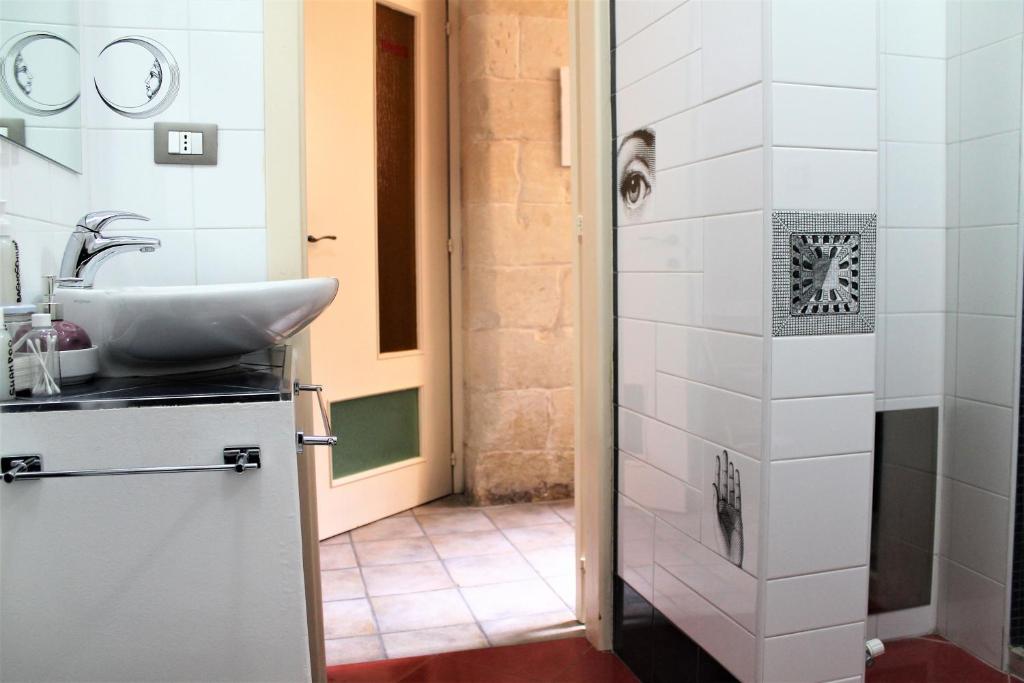 White Suite B&B - 11