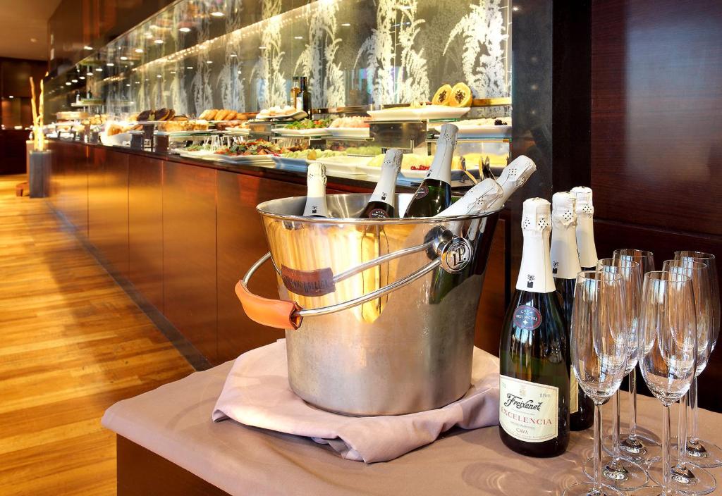 Eurostars Madrid Tower - Resim 34