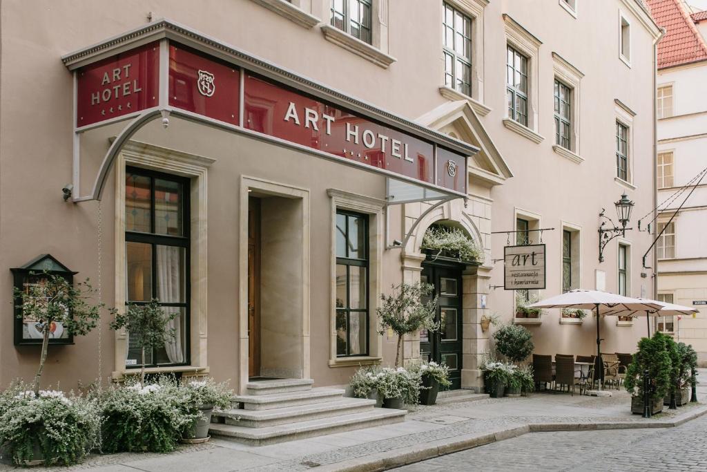 Budova, v ktorej sa hotel nachádza