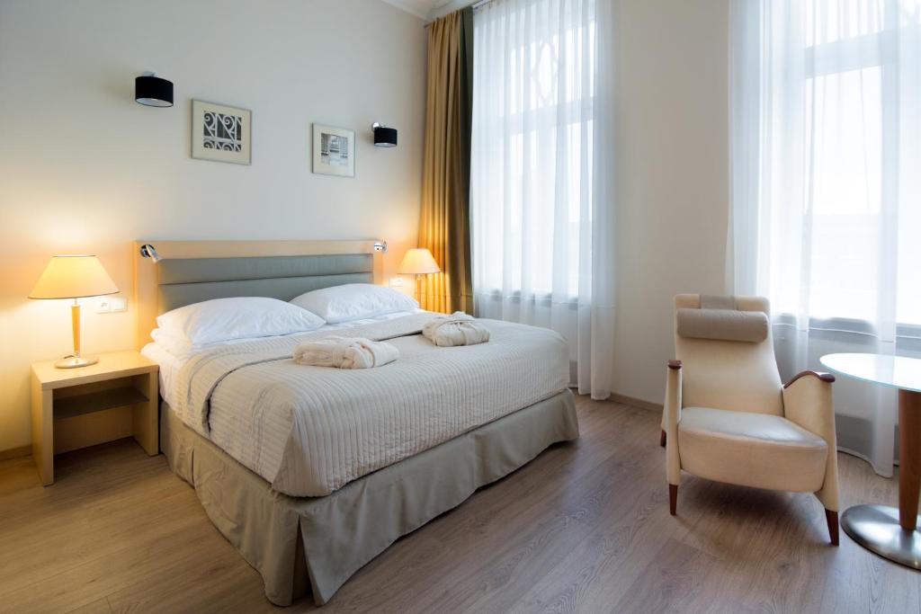 Фото Brass Suites