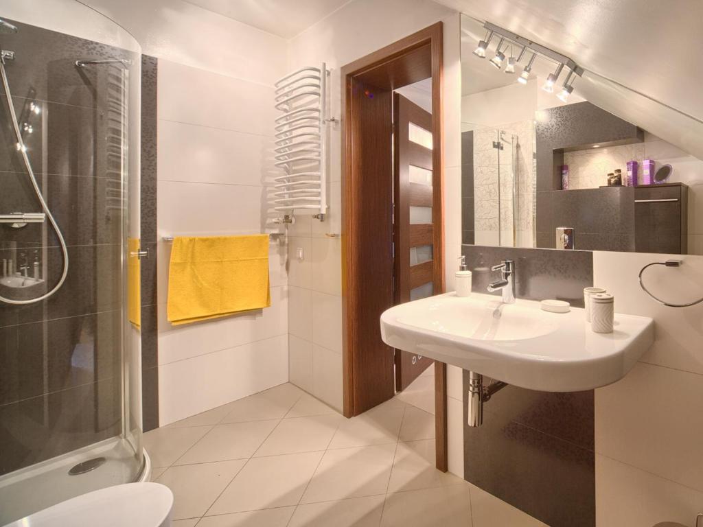Kúpeľňa v ubytovaní VisitZakopane - Mango Apartment