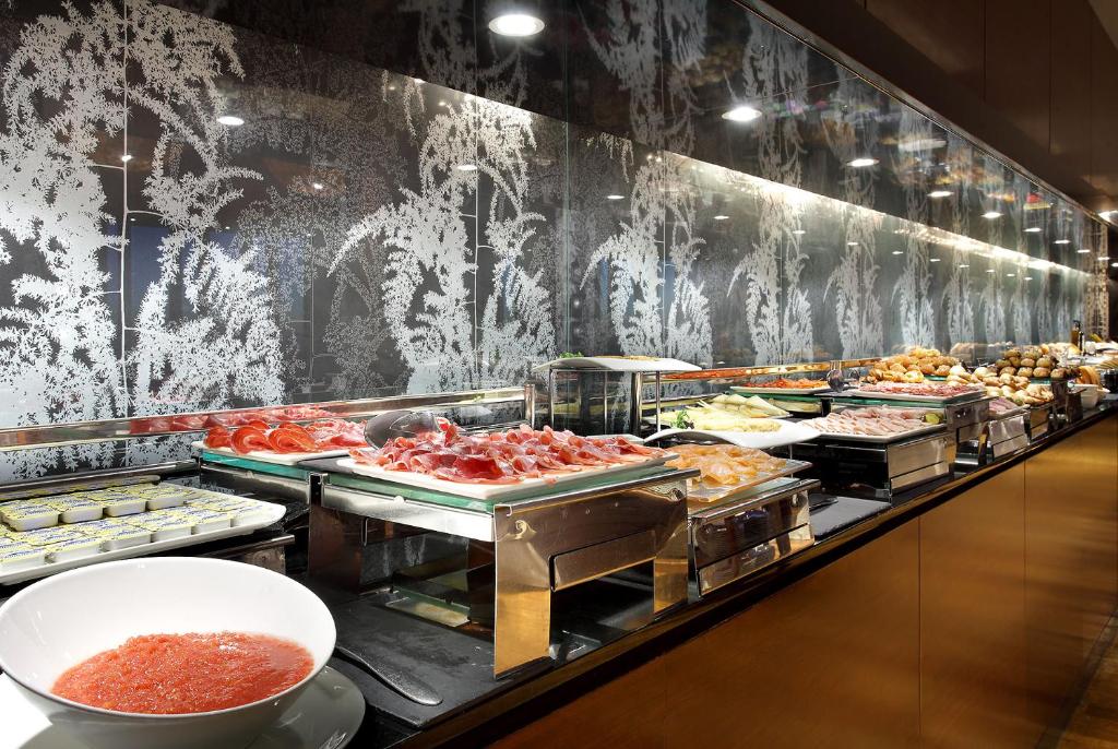 Eurostars Madrid Tower - Resim 13