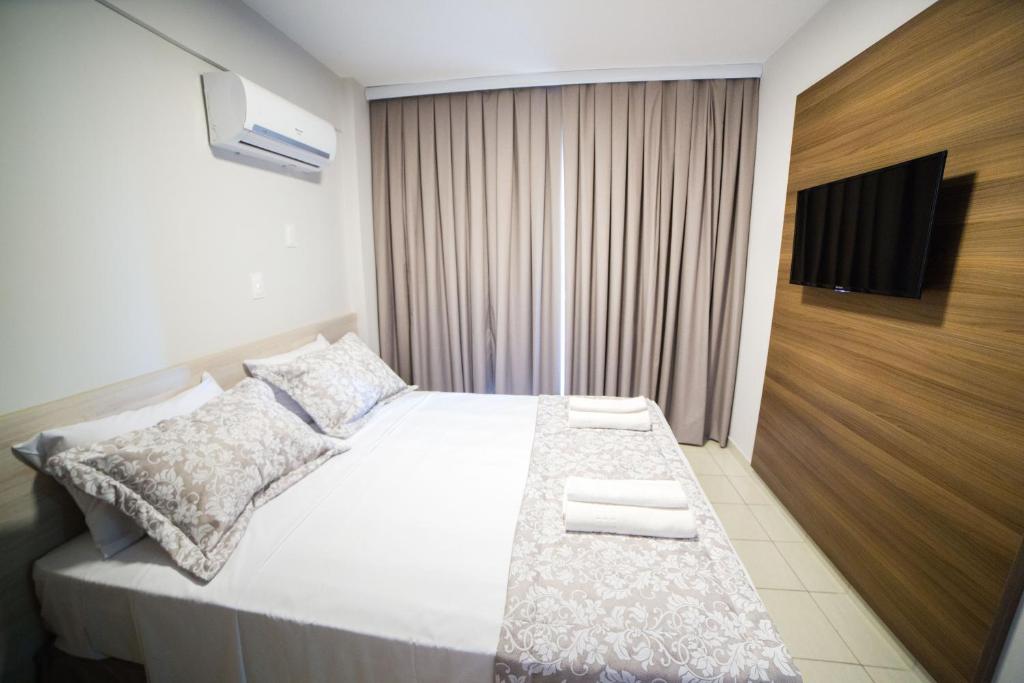  Serra Madre Hotel