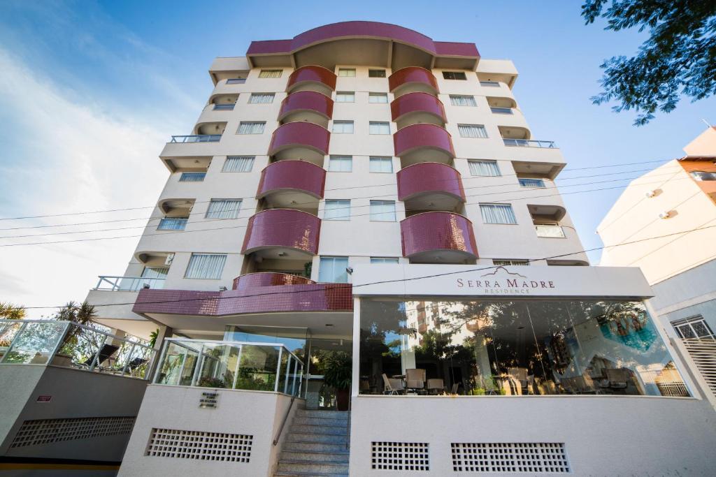  Serra Madre Hotel